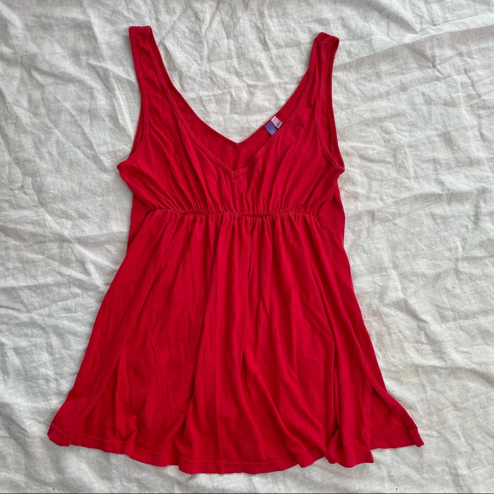 Flowy red tee perfect por pregnancy